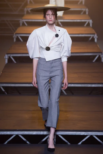 Look 13